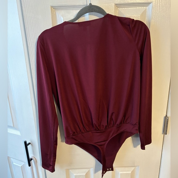 Express Deep V Bodysuit - Picture 2 of 2